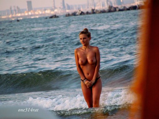 Topless Getting Out Of Water Hot Photo Pic