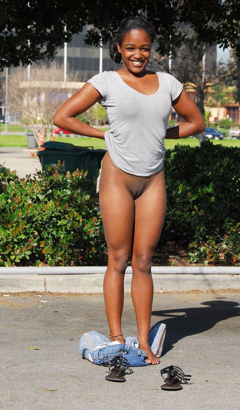 Candid Photo Amateur Black Chick Naked in Public