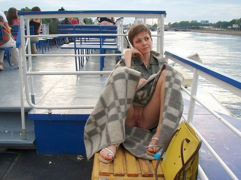 Candid Nude Photo Cute Girl Flashes Pussy on a Boat